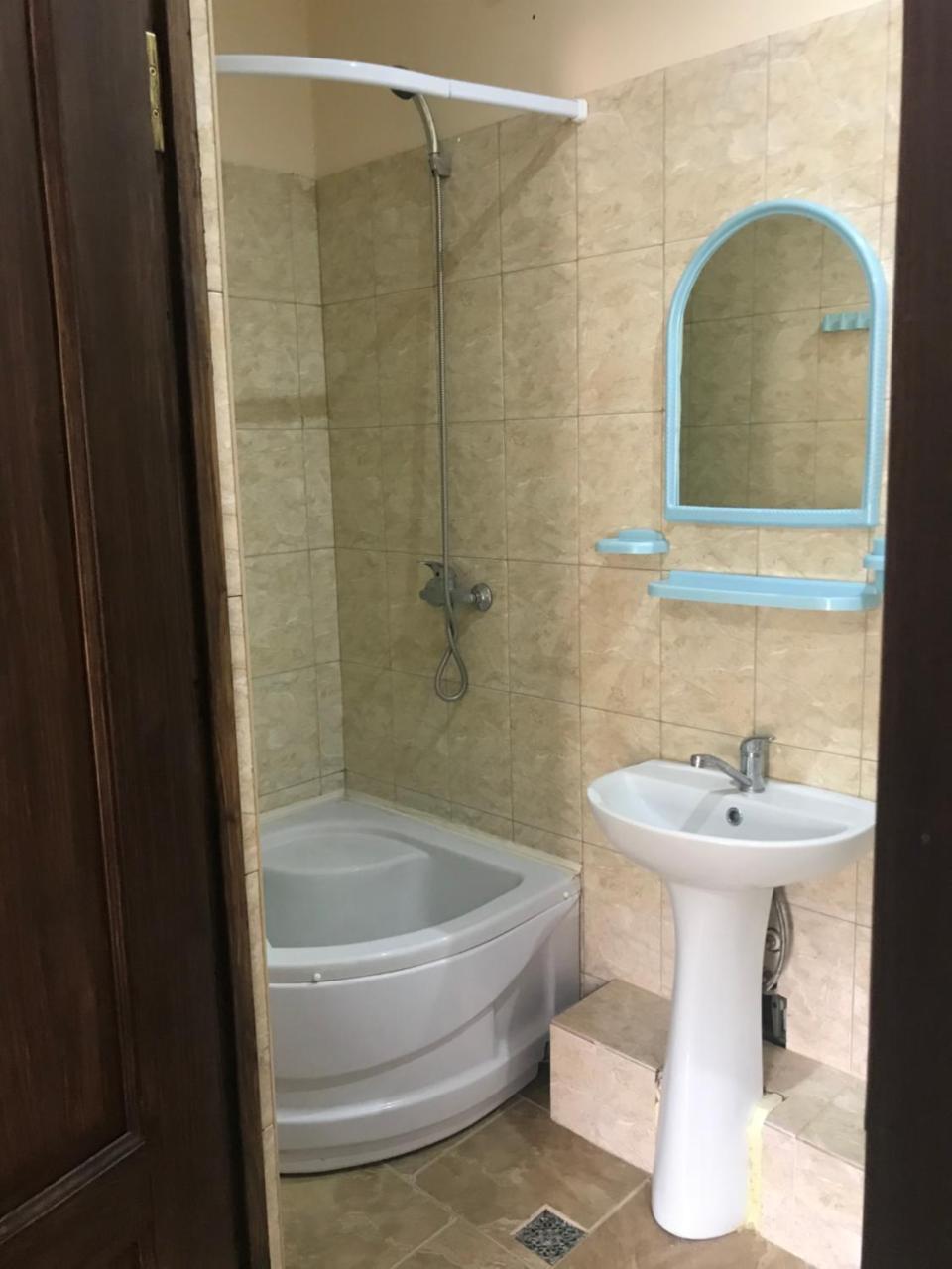 Барнаба 加格拉 外观 照片